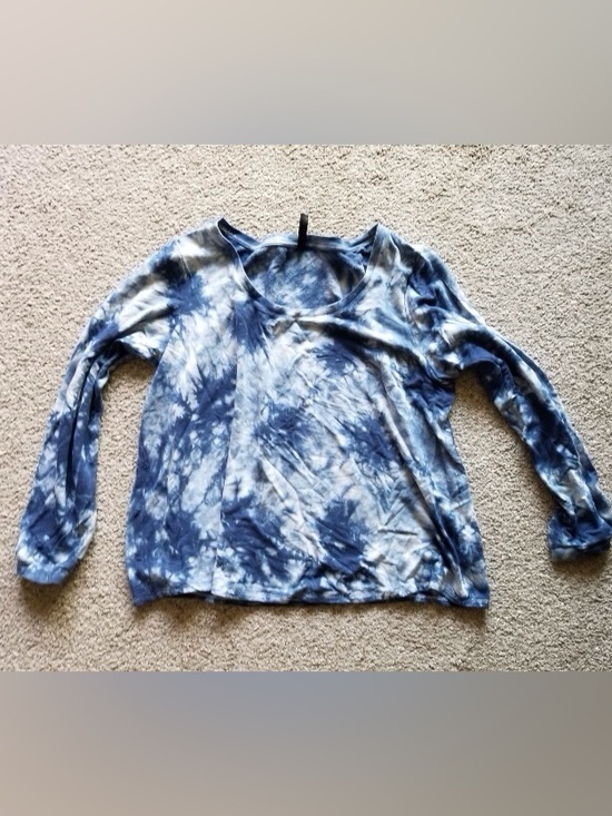 torrid Tops - Rare Torrid Blue Tie-Dye Long Sleeve